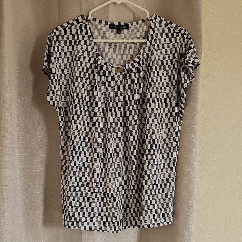 Adrienne Vittadini Black and White Fitted Cap Sleeve Blouse